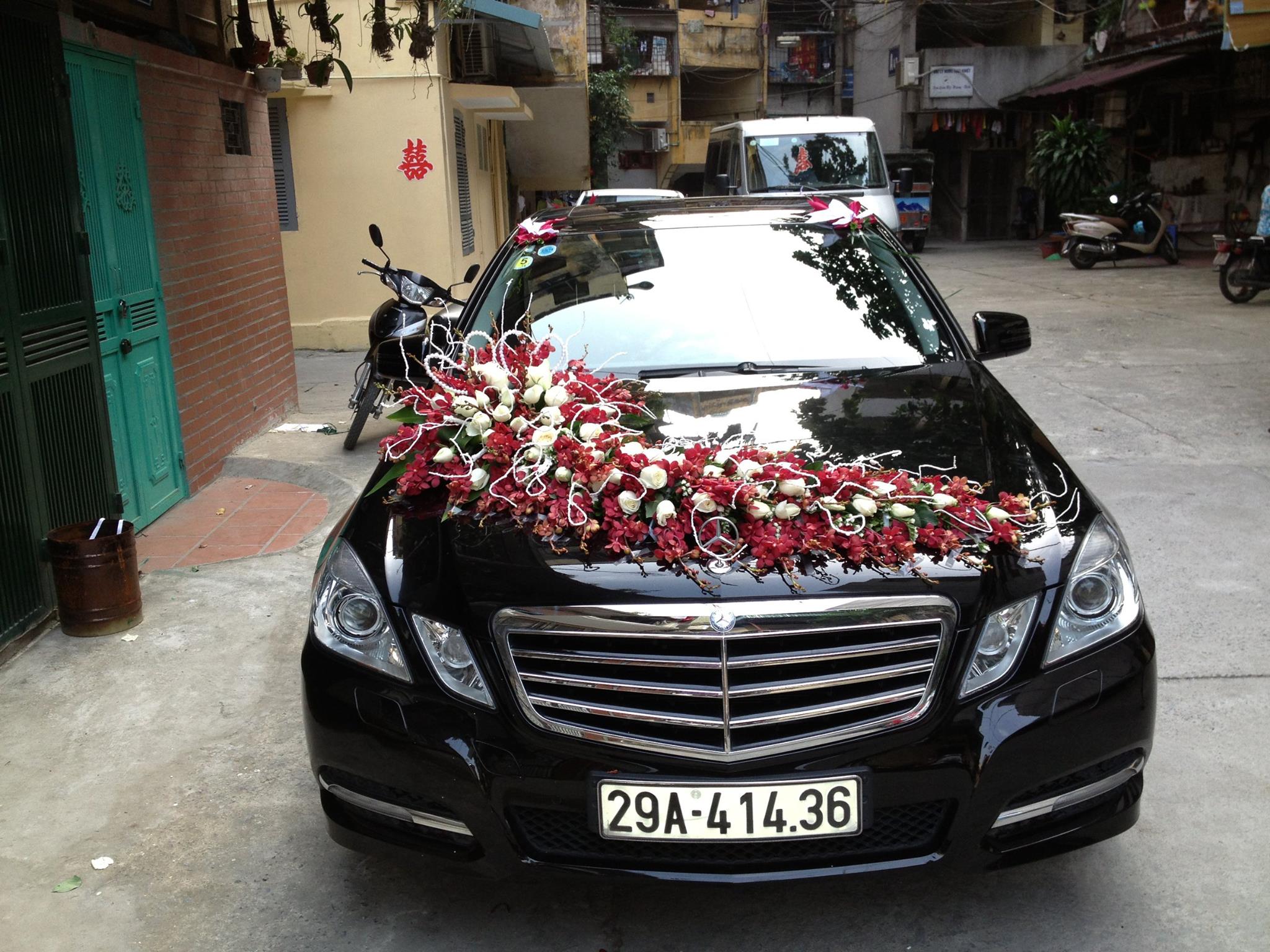 Cho thuê xe cưới 4 chỗ Mer S500